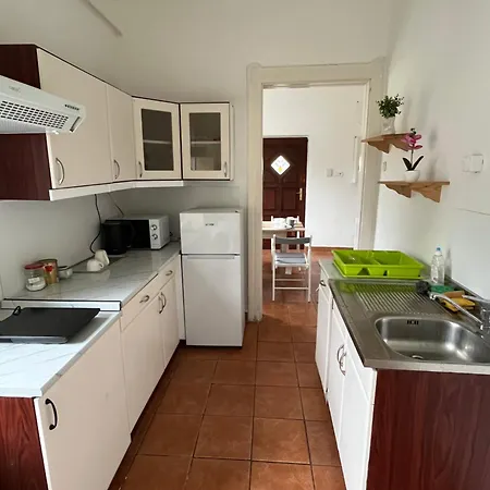 Hideaway House With Garden & Freeparking * بودابست
