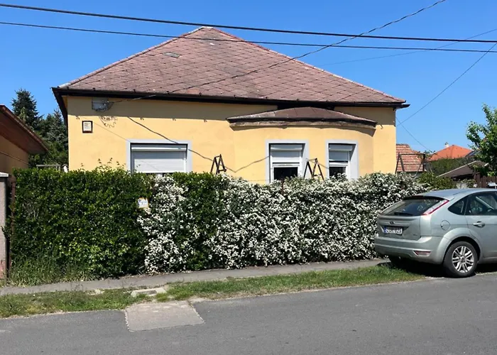 Apartamento Hideaway House With Garden & Freeparking
