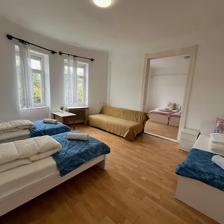 Hideaway House 01 With Garden & Free Parking Apartment *