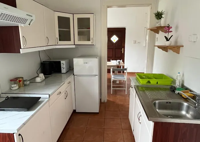 Hideaway House With Garden & Freeparking * Budapesta